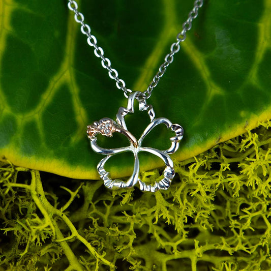 Pendentif découpé Hibiscus