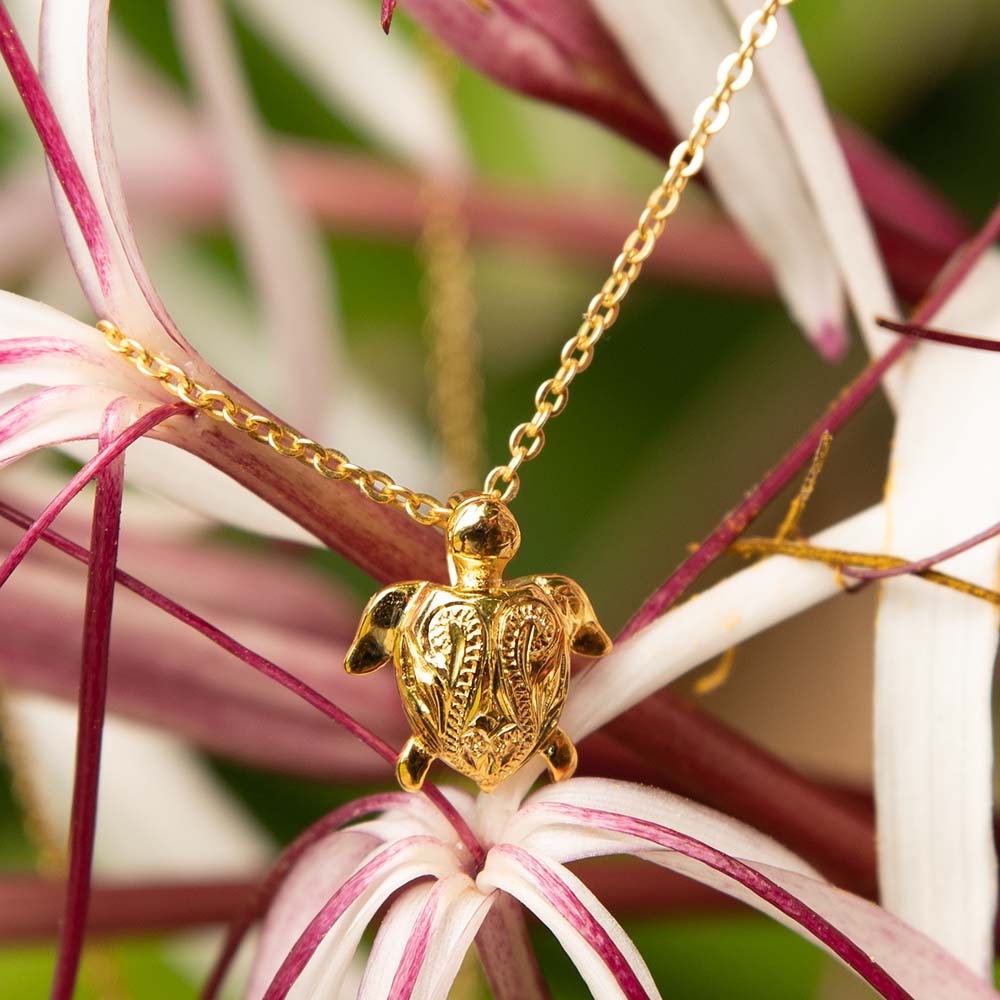 Pendentif tortue de mer Destiny Scroll