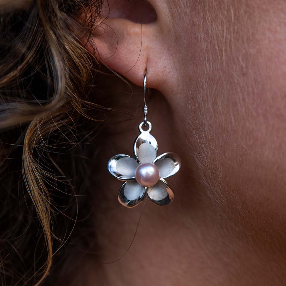 Boucles d'oreilles crochet en perles Plumeria