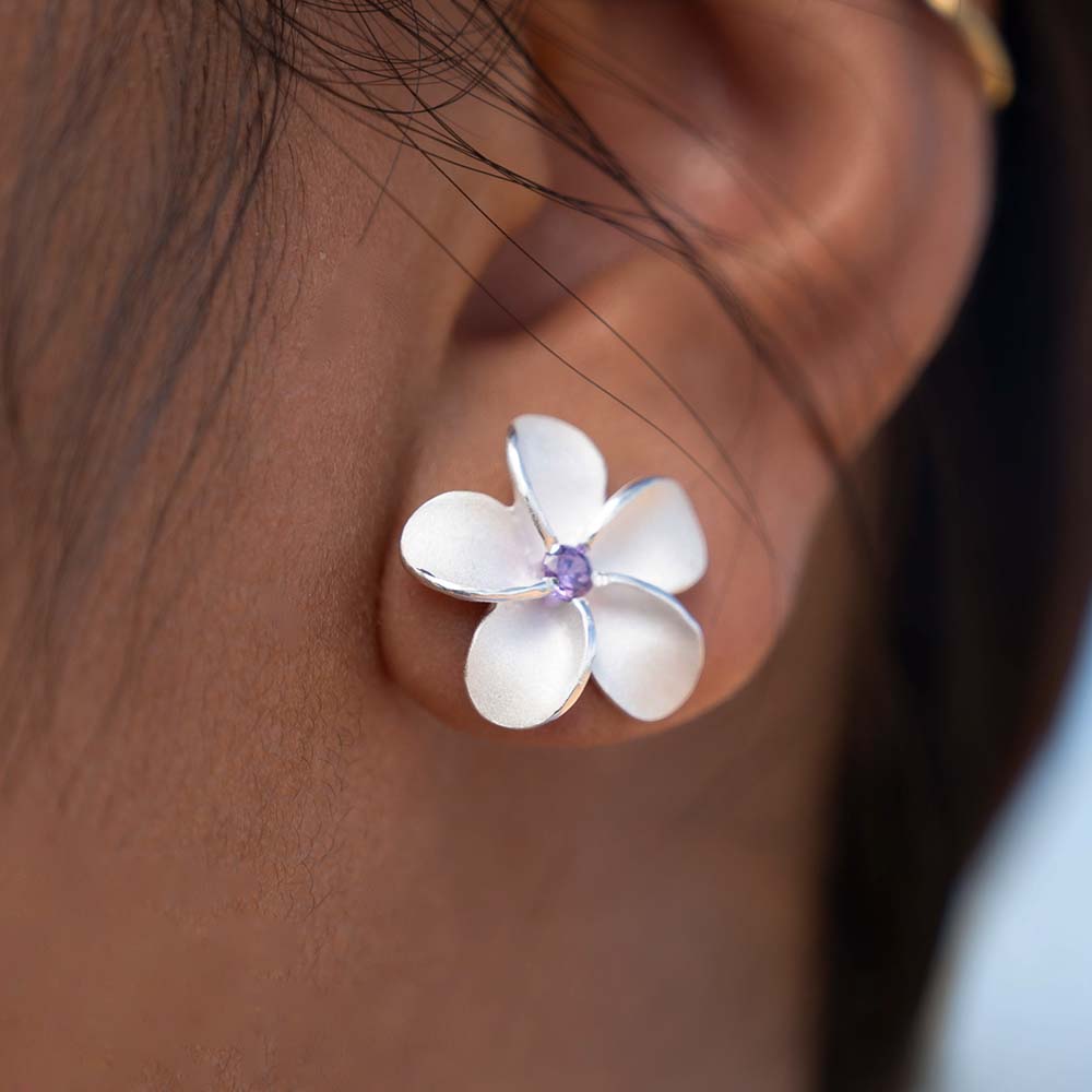 Boucles d'oreilles à tige mates Plumeria 