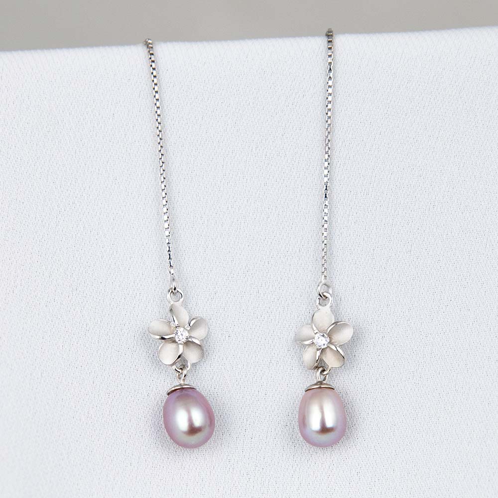 Boucles d'oreilles pendantes en perles de Plumeria