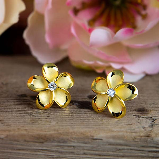 Boucles d'oreilles clous Plumeria