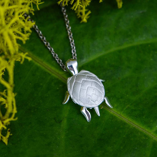 Optez pour le pendentif Flow Sea Turtle