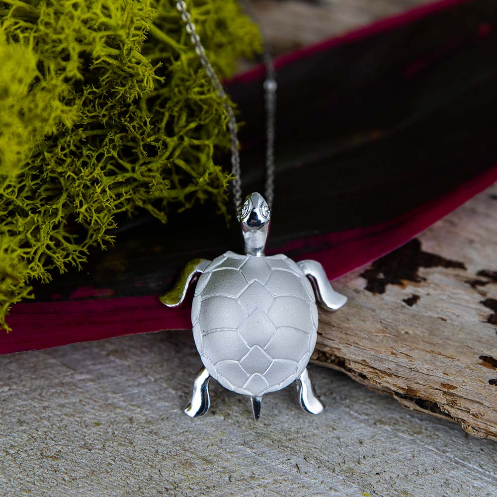 Optez pour le pendentif Flow Sea Turtle