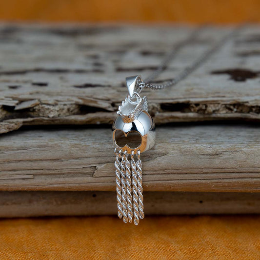 Pendentif casque de guerrier Ikaika