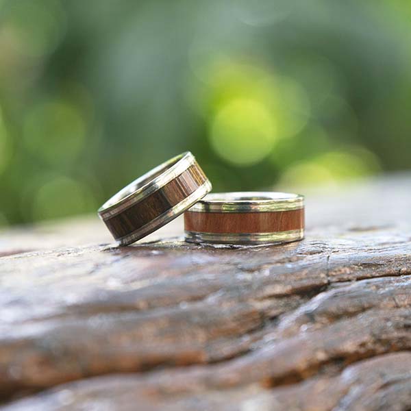 Bague en bois de titane