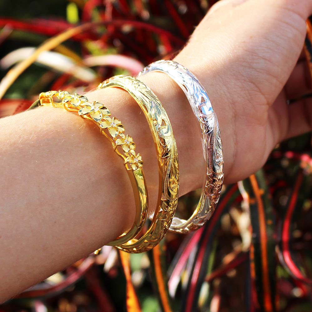 Seven Wonders Plumeria Glow Bangle