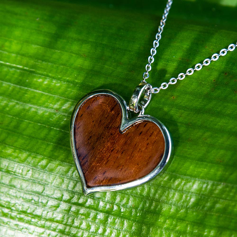 Pendentif coeur en bois de Koa