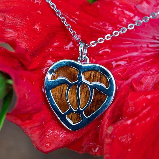 Pendentif coeur tortue de mer en bois de Koa