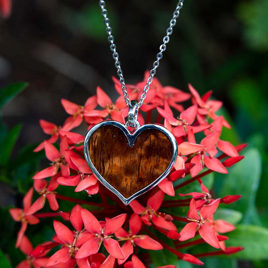 Pendentif coeur en bois de Koa