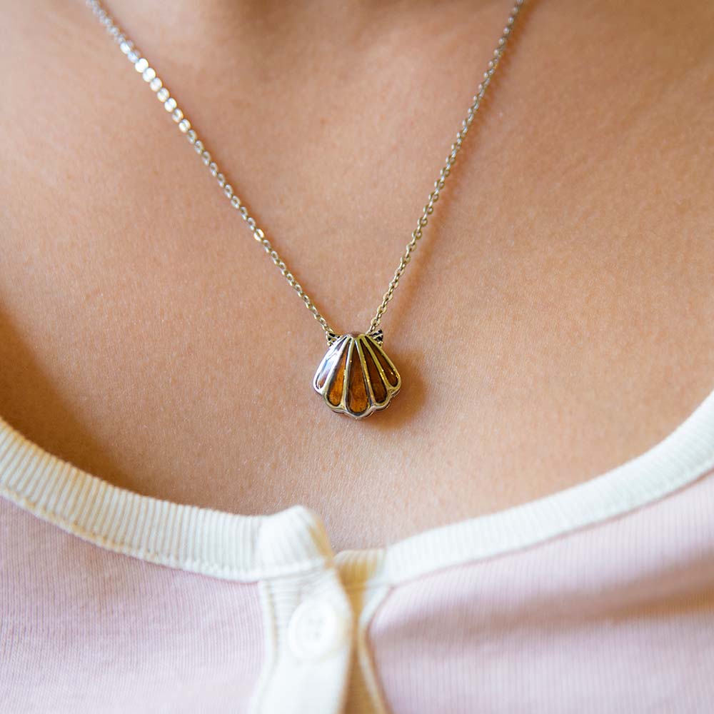Pendentif coquille d’huître en bois de Koa