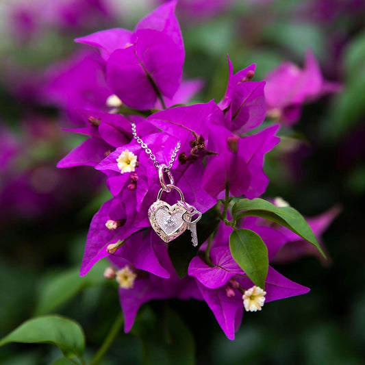 Verrouillez mon pendentif d'amour