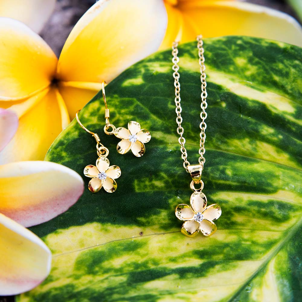 Boucles d'oreilles clous Plumeria